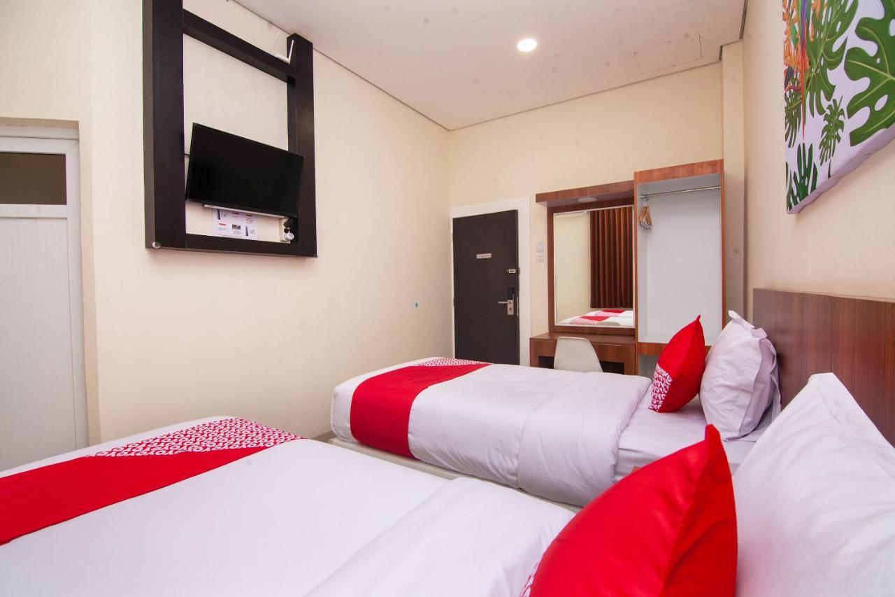 Oyo 2816 Privato Suite Kembaran Exterior foto