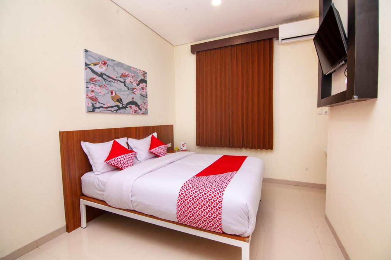 Oyo 2816 Privato Suite Kembaran Exterior foto